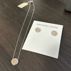 🚨Michael Kors earrings and necklace set